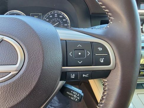 Used 2016 Lexus ES 350 w/ Luxury Package w/Wood Trim image 28