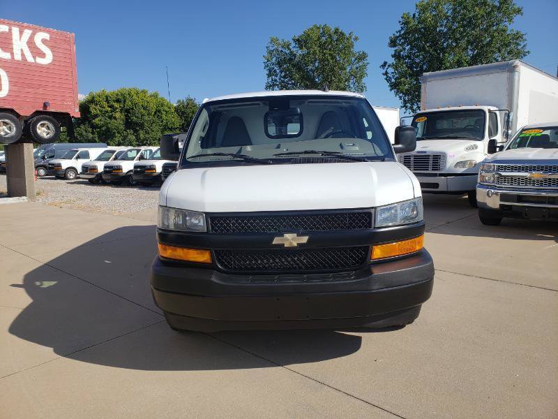 Used 2019 Chevrolet Express 2500 RWD image 4