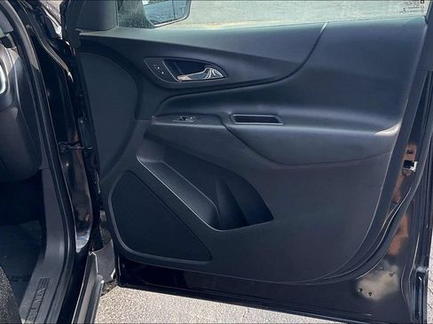 Used 2018 Chevrolet Equinox LT FWD image 23