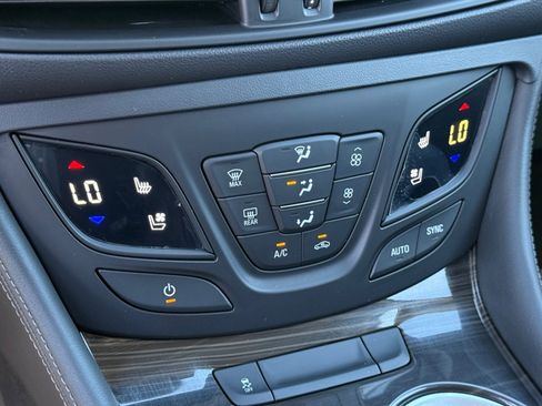 Used 2020 Buick Envision Premium w/ Driver Confidence Package image 21