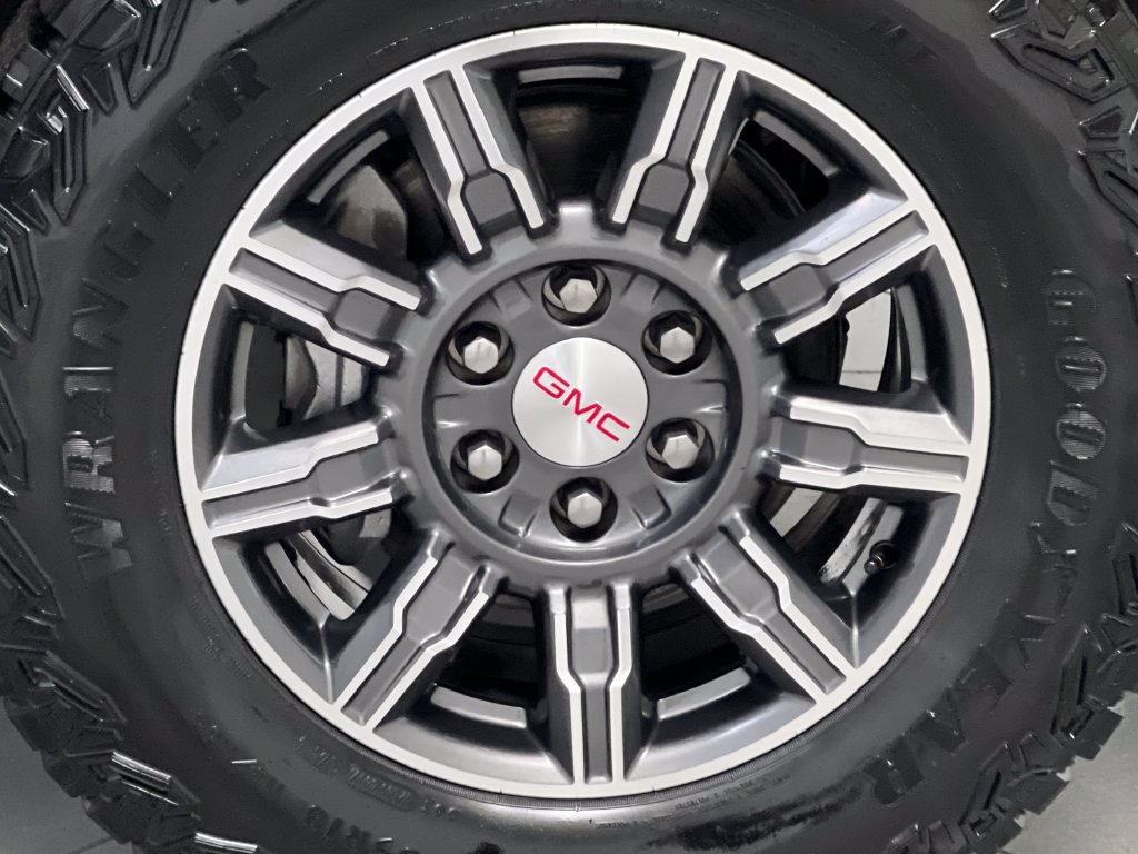 Used 2025 GMC Sierra 1500 AT4 AWD/4WD image 71