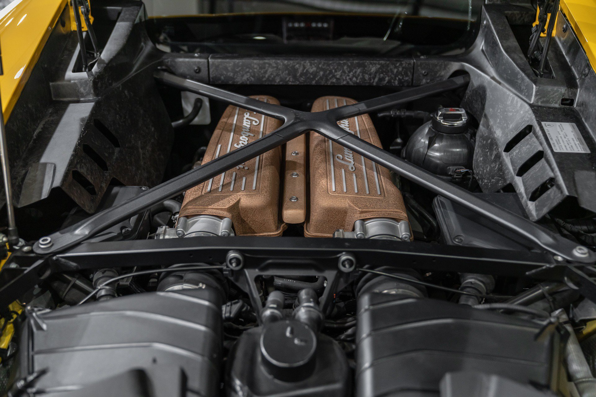 Used 2018 Lamborghini Huracan Performante AWD/4WD image 56
