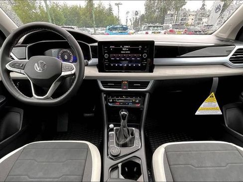 New 2025 Volkswagen Taos SE image 6