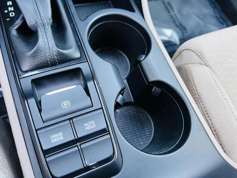 Used 2021 Hyundai Tucson SE image 32