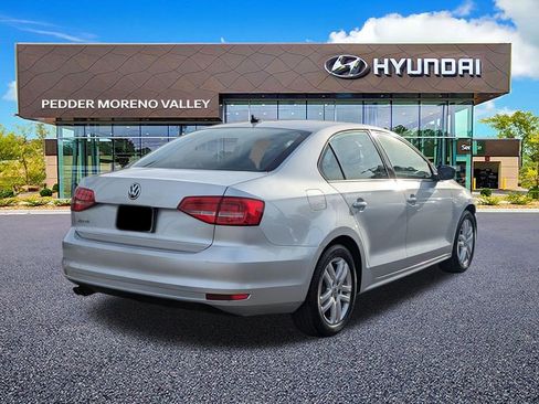 Used 2015 Volkswagen Jetta S image 4