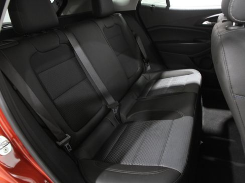 Certified 2024 Chevrolet Trax LT w/ LT Convenience Package image 16