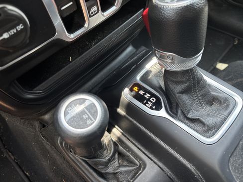 Used 2020 Jeep Wrangler Unlimited Sport S AWD/4WD image 24