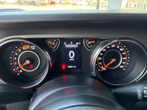 Used 2019 Jeep Wrangler Unlimited Sport S AWD/4WD image 28