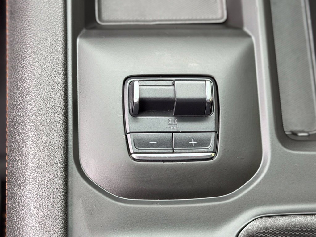 Used 2024 GMC Sierra 2500 Denali Ultimate AWD/4WD image 19