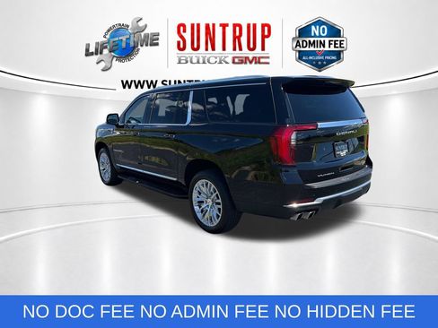 Used 2025 GMC Yukon XL Denali AWD/4WD image 3