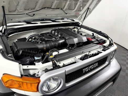 Used 2013 Toyota FJ Cruiser 4WD image 21