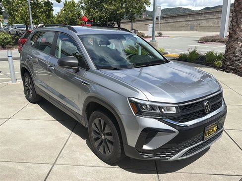 Used 2023 Volkswagen Taos S FWD image 4