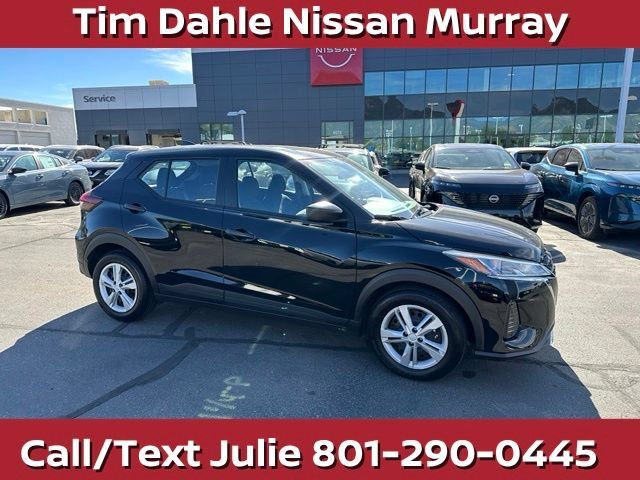 Used 2025 Nissan Kicks Play S FWD image 1