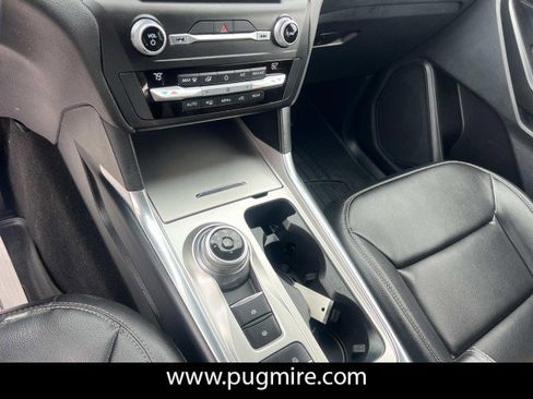 Used 2020 Ford Explorer XLT w/ Equipment Group 202A image 28