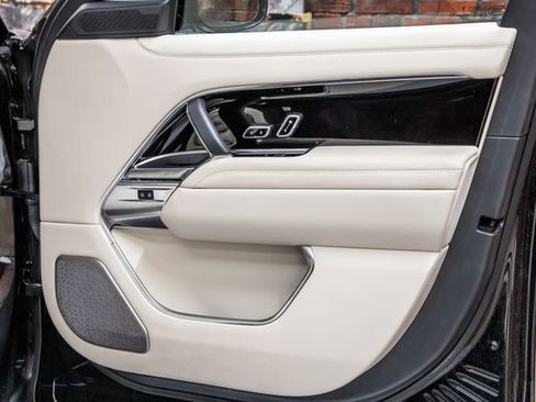 Used 2024 Land Rover Range Rover Long Wheelbase Autobiography AWD/4WD image 41