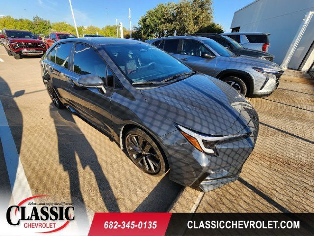 Used 2025 Toyota Corolla SE FWD image 1