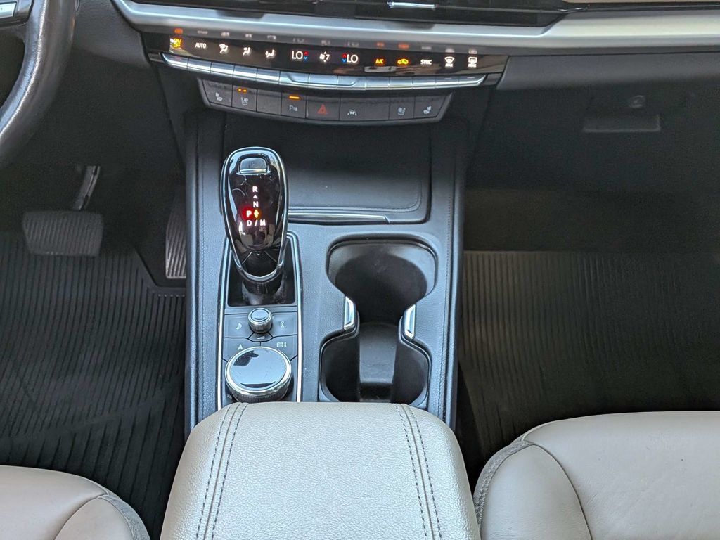 Used 2025 Cadillac XT4 Premium Luxury FWD image 20