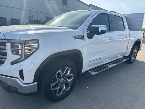 Used 2024 GMC Sierra 1500 SLT w/ SLT Premium Plus Package AWD/4WD image 5