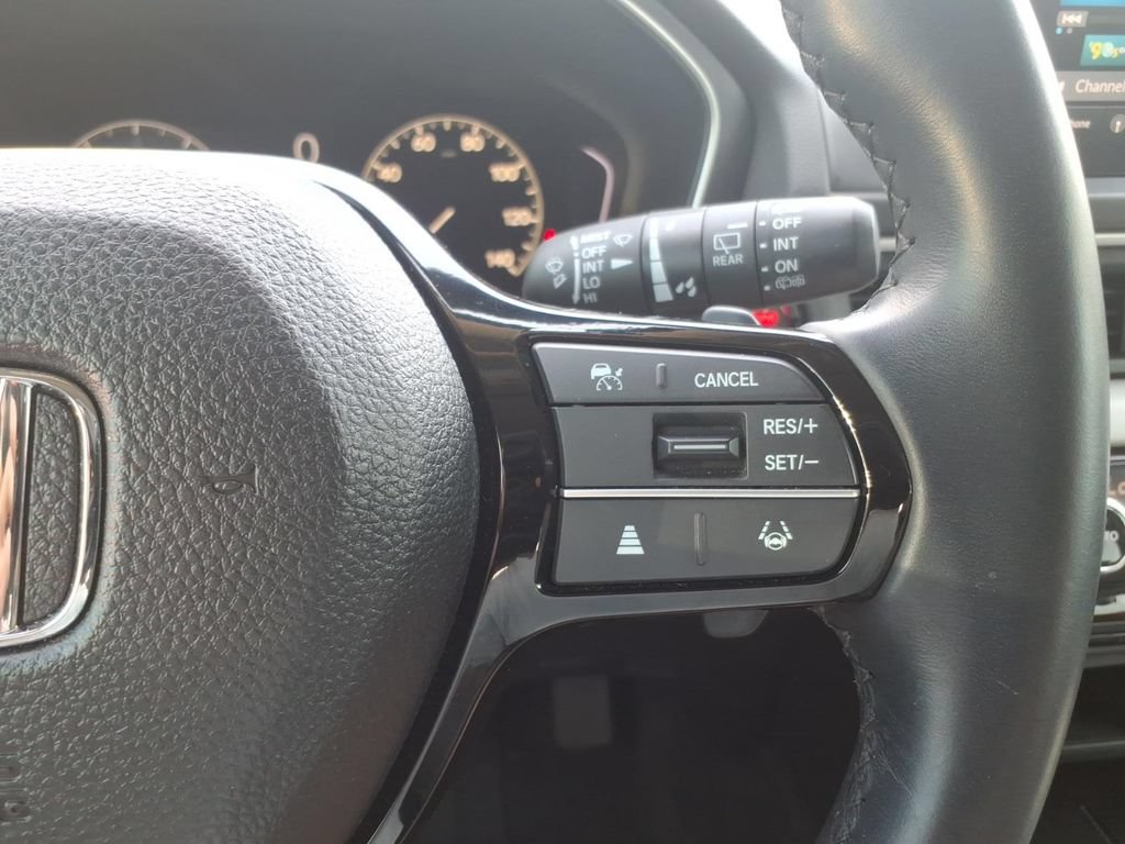 Used 2025 Honda Pilot EX-L image 19