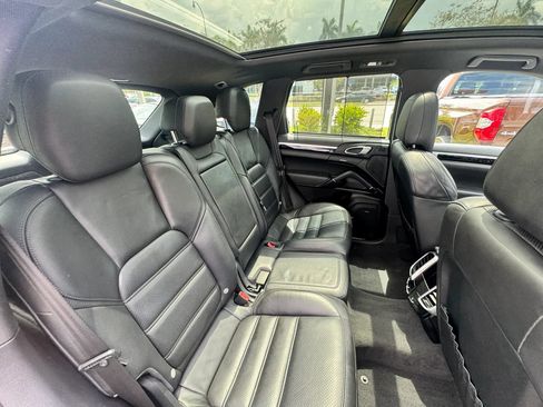 Used 2016 Porsche Cayenne S w/ Premium Plus Package AWD/4WD image 35
