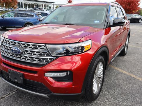 Used 2022 Ford Explorer Limited w/ Equipment Group 301A image 3