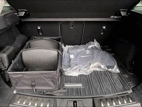 Used 2024 Land Rover Range Rover Evoque Dynamic SE image 21