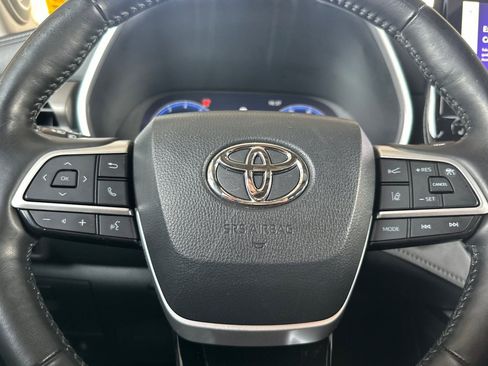 Used 2023 Toyota Highlander Limited image 28