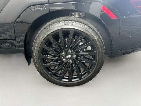 Used 2025 Hyundai Santa Fe Calligraphy FWD image 11