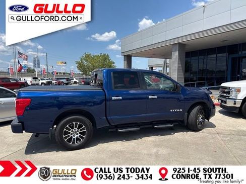 Used 2021 Nissan Titan SV w/ Accessory Utility Package RWD image 3