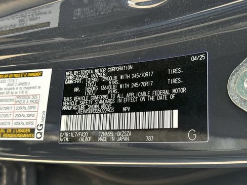 Used 2025 Toyota 4Runner SR5 AWD/4WD image 33
