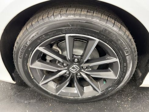 Certified 2021 Honda Accord EX-L image 9