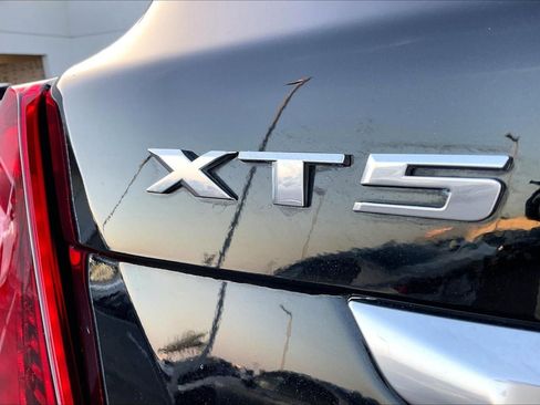 Used 2023 Cadillac XT5 Premium Luxury image 8