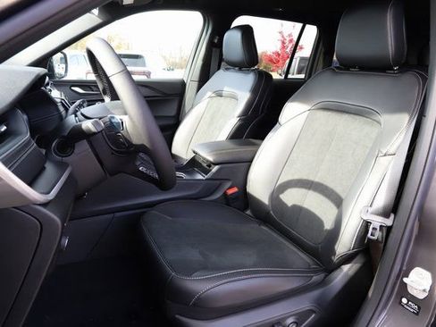 New 2025 Jeep Grand Cherokee Altitude AWD/4WD image 11