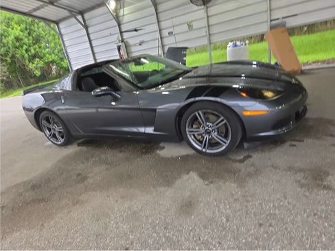 Used 2010 Chevrolet Corvette Coupe w/ 1LT RWD image 2