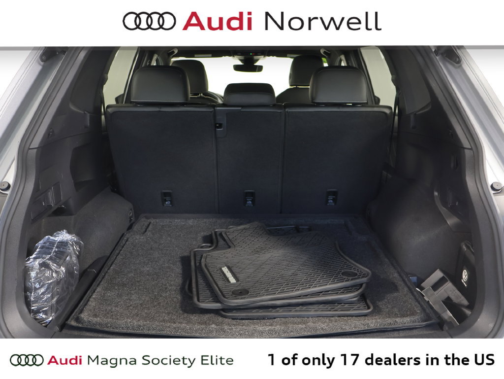 Used 2024 Volkswagen Tiguan SE R-Line AWD/4WD image 11