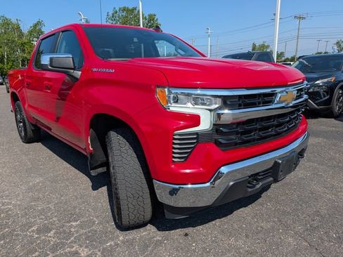 Used 2022 Chevrolet Silverado 1500 LT AWD/4WD image 13