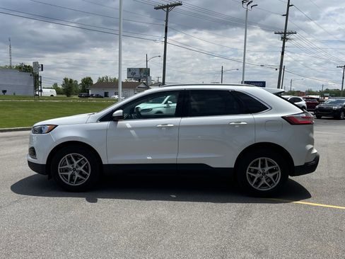 Used 2023 Ford Edge SEL w/ Convenience Package image 4