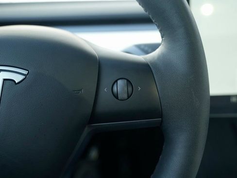 Used 2023 Tesla Model Y 2WD image 42