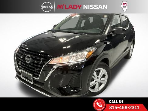 Certified 2025 Nissan Kicks Play S image 2