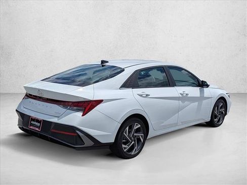 New 2026 Hyundai Elantra Limited FWD image 5