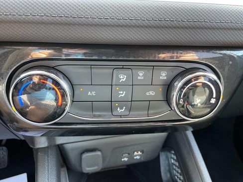 Used 2025 Chevrolet TrailBlazer LT AWD/4WD image 18