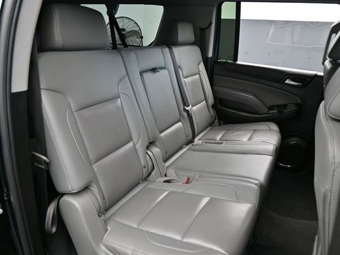 Used 2020 Chevrolet Suburban LT image 46