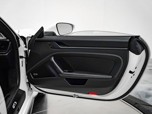Used 2022 Porsche 911 GT3 image 77