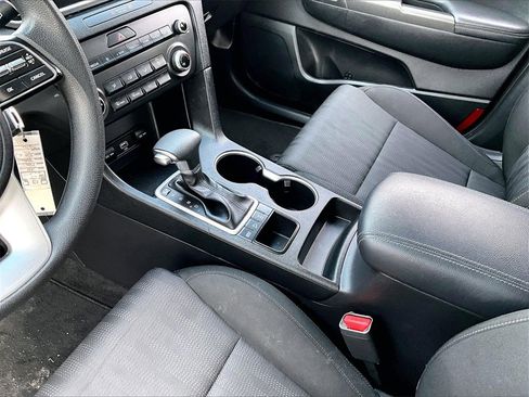 Used 2020 Kia Sportage LX image 12
