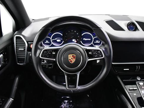 Used 2020 Porsche Cayenne AWD/4WD image 9