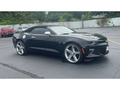 Used 2017 Chevrolet Camaro SS RWD image 2