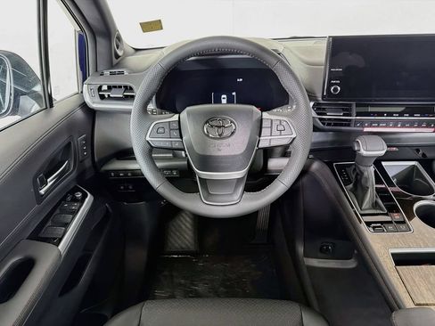 New 2026 Toyota Sienna Limited AWD/4WD image 19