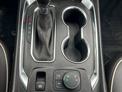 Used 2023 Chevrolet Traverse Premier w/ Redline Edition image 35