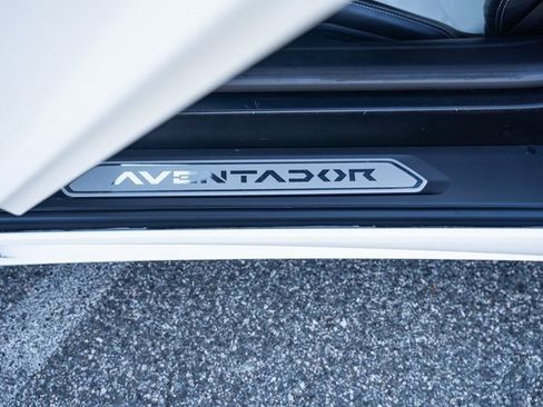 Used 2015 Lamborghini Aventador LP 700-4 image 31
