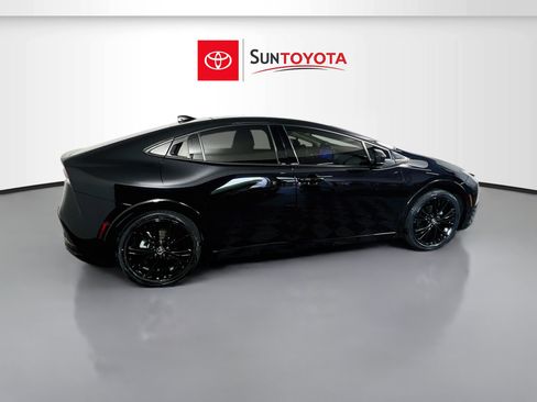 Used 2026 Toyota Prius FWD image 4